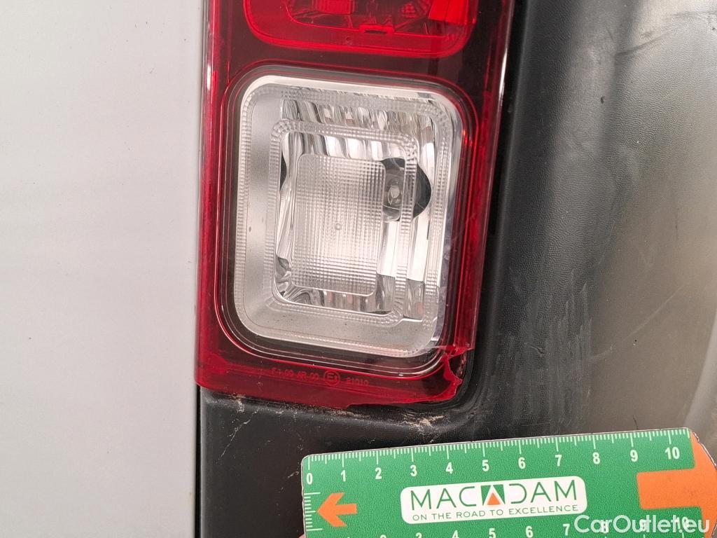  Renault  Trafic  III Fourgon L2H1 3T Grand Confort 2.0 dCi 130CV BVM6 E6d #45