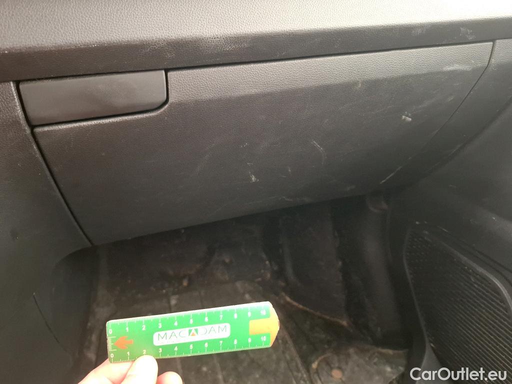  Renault  Trafic  III Fourgon L2H1 3T Grand Confort 2.0 dCi 130CV BVM6 E6d #51