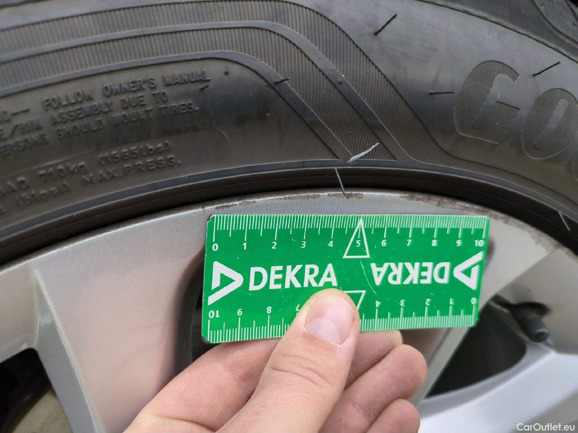  Cupra  Formentor CUPRA  / 2020 / 5P / SUV 1.4 e-HYBRID 204ch DSG6 Business Edition #4