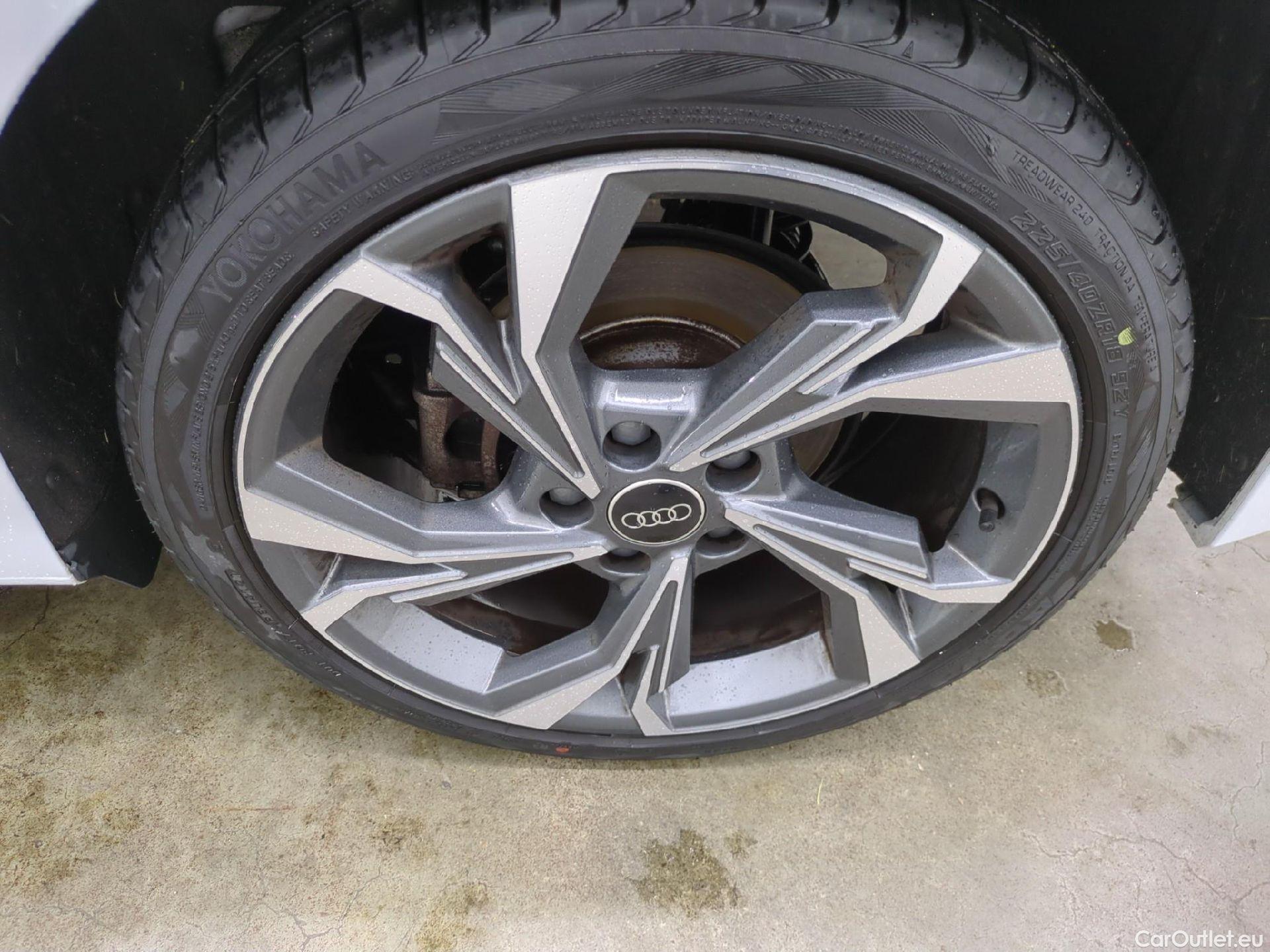  Audi  A3 AUDI  Sportback / 2020 / 5P / Berline 35 TFSI 150 MHEV S Tronic S Line #5