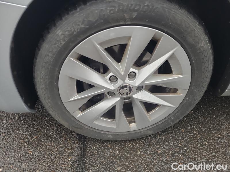  Skoda  Octavia  Combi (NX3)(2020) Oct.Combi 2.0TDI 110 Style AT #2