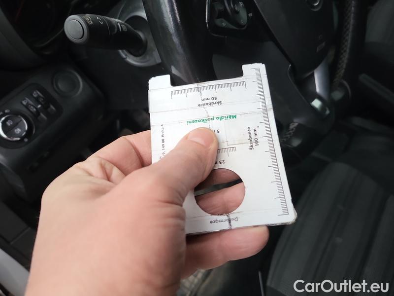  Opel  Combo  Life (E)  (2018) Com.L.1.5D 96 Elegance Plus 5d #3