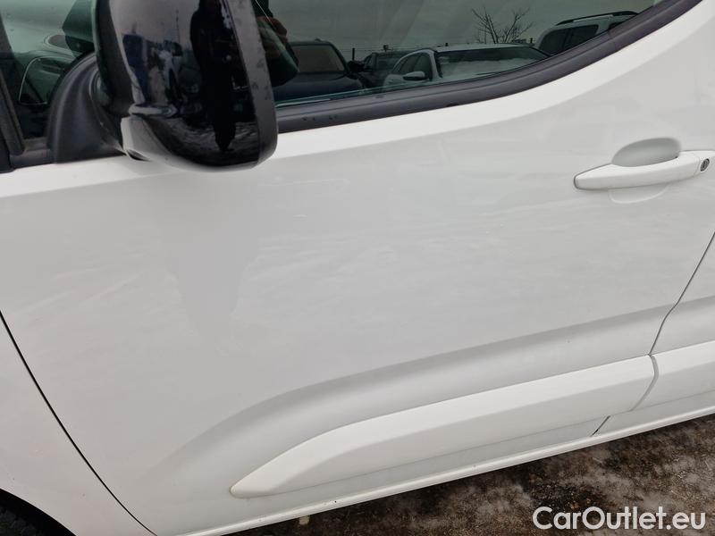  Opel  Combo  Life (E)  (2018) C.Life 1.5CDTI 96 Eleg.Plus  #17