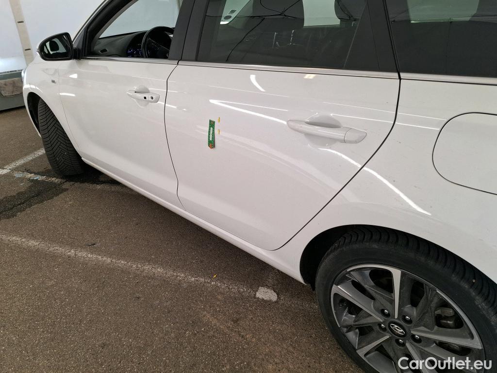  Hyundai  i30 HYUNDAI  Sport Wagon / 2020 / 5P / Break 1.0 T-GDI 120 MHEV I-MT CREATIVE SW #39