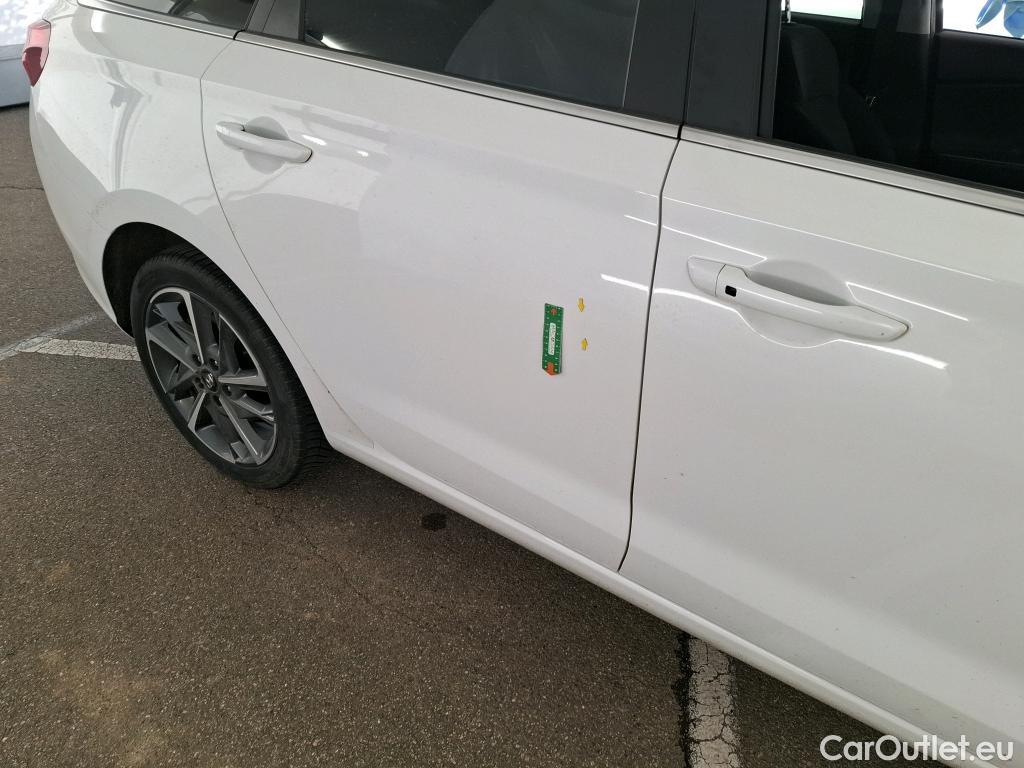  Hyundai  i30 HYUNDAI  Sport Wagon / 2020 / 5P / Break 1.0 T-GDI 120 MHEV I-MT CREATIVE SW #28