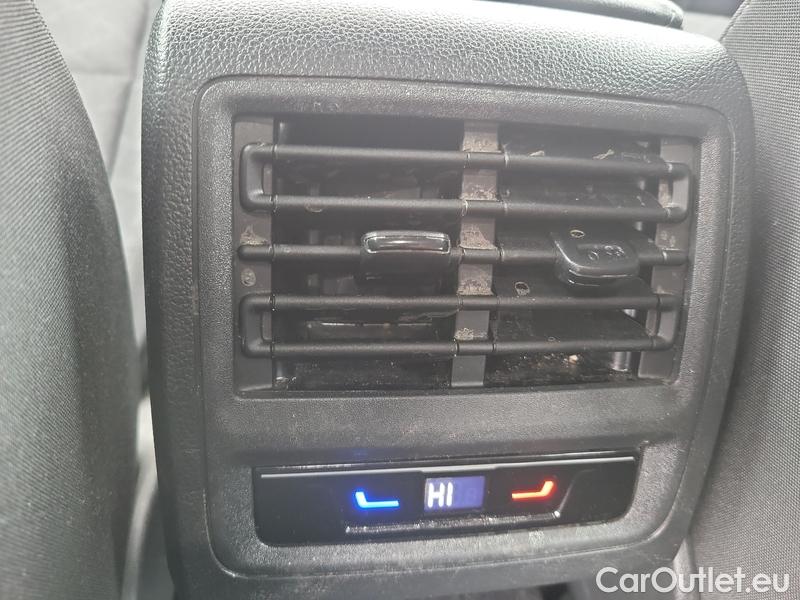  Volkswagen  Golf  VII Variant  (BV5)(2017->) Var.1.0TSI 81 Life 5d #9