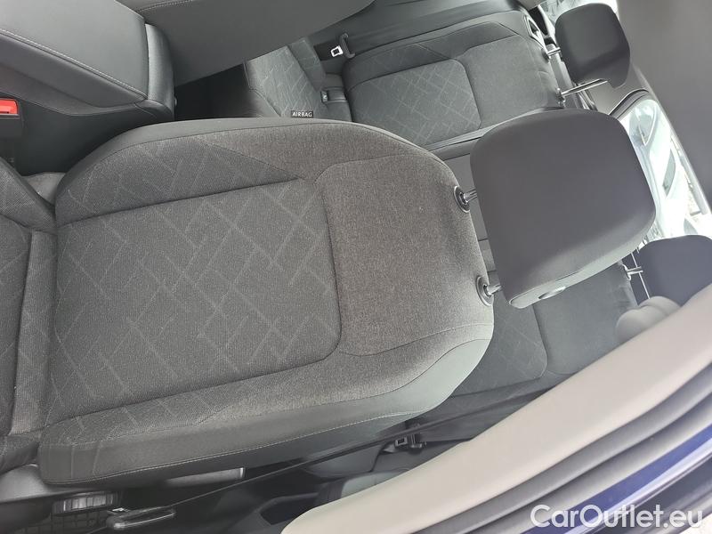  Volkswagen  Golf  VII Variant  (BV5)(2017->) Var.1.0TSI 81 Life 5d #8