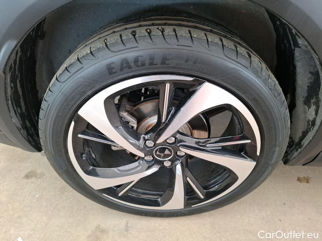  DS  DS7 DS DS 7 / 2022 / 5P / SUV E-TENSE 225 OPERA #1