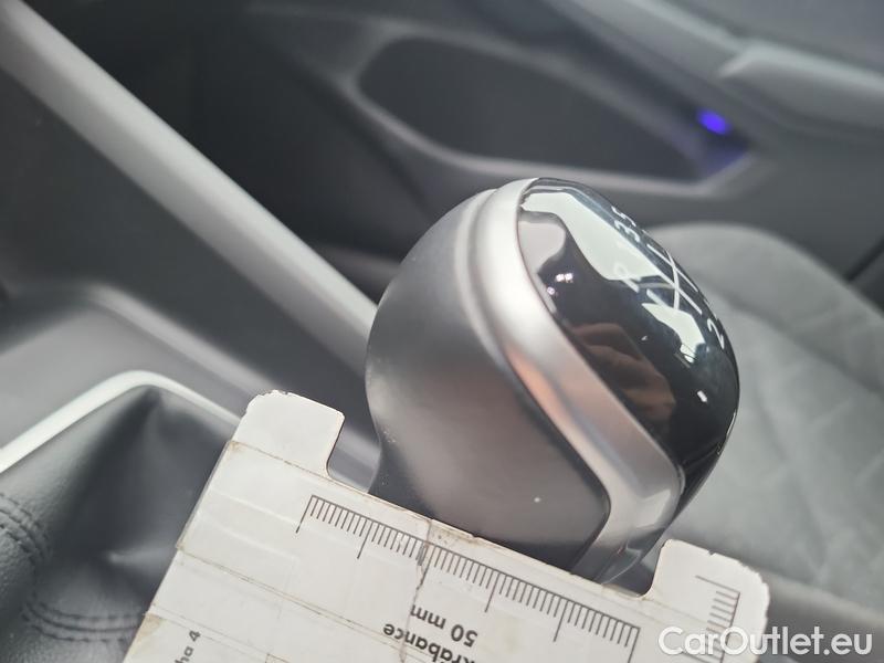  Volkswagen  Golf  VII Variant  (BV5)(2017->) Var.1.0TSI 81 Life 5d #6