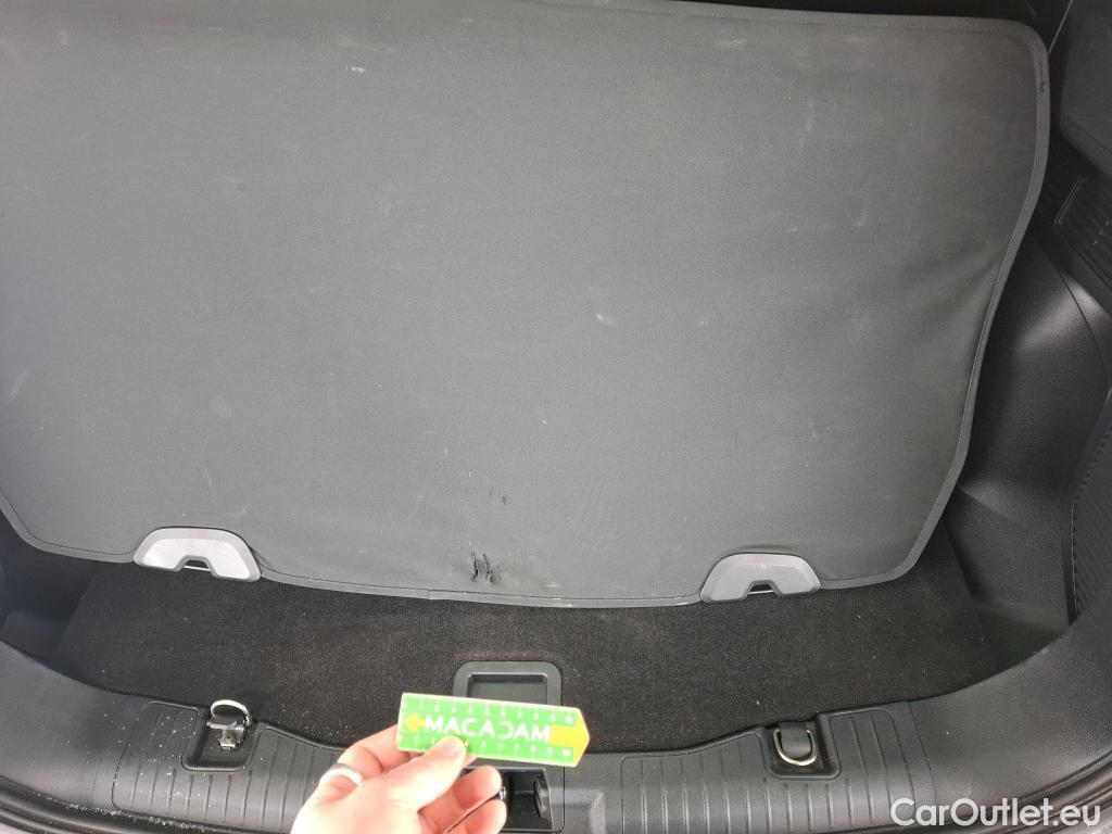  Ford  Kuga  / 2019 / 5P / SUV 2.5 Dur 225 hybrid PHEV Pshift Titanium #4