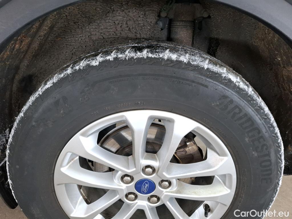  Ford  Kuga  / 2019 / 5P / SUV 2.5 Dur 225 hybrid PHEV Pshift Titanium #10