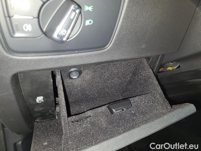  Volkswagen  Passat  7 (2014) Pas.Var.2.0TDI 147 Elegance AT #10