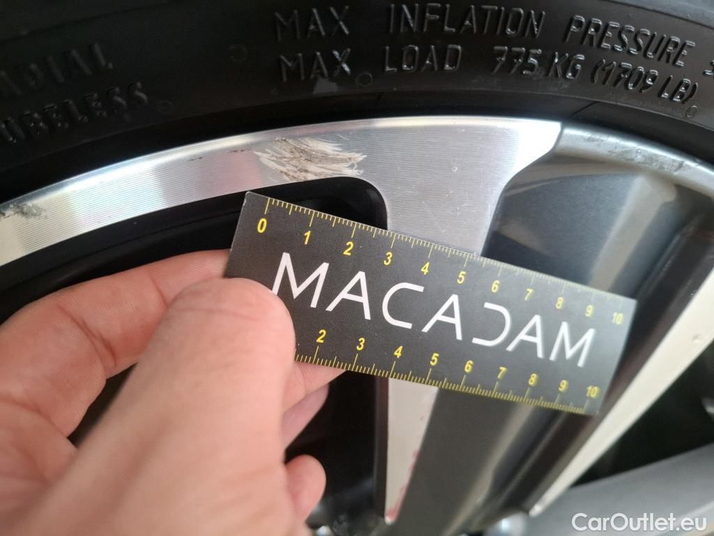  Lexus  UX LEXUS  / 2018 / 5P / SUV 300E Executive #23