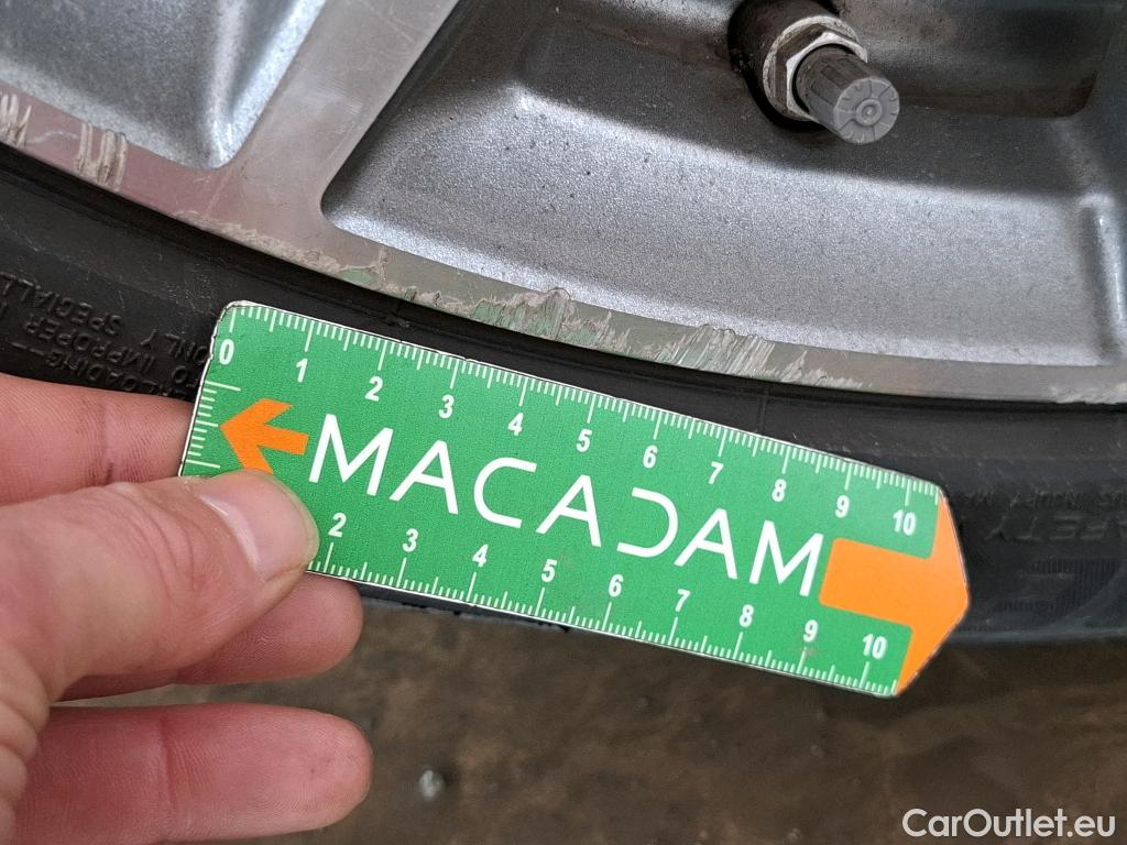  Mercedes  GLA MERCEDES-BENZ  / 2020 / 5P / SUV 1.3  250 e AMG LINE DCT #26