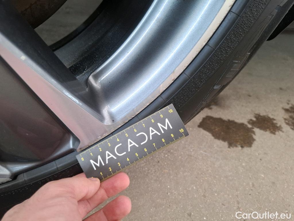  Lexus  UX LEXUS  / 2018 / 5P / SUV 300E Executive #38