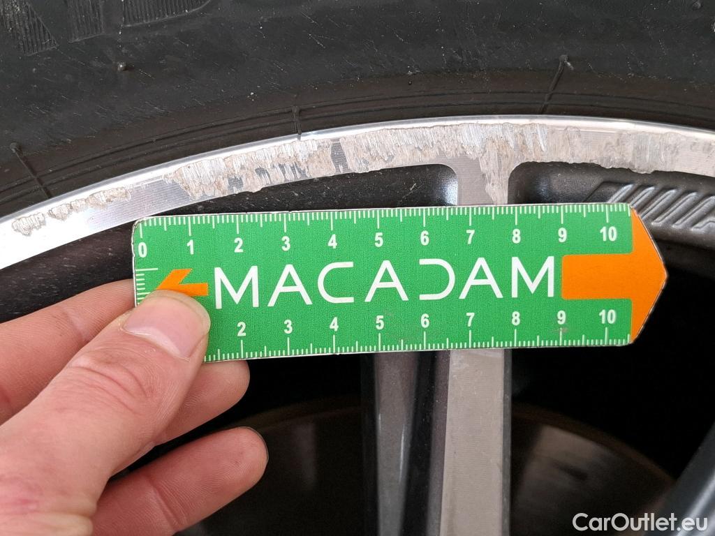  Mercedes  GLA MERCEDES-BENZ  / 2020 / 5P / SUV 1.3  250 e AMG LINE DCT #30