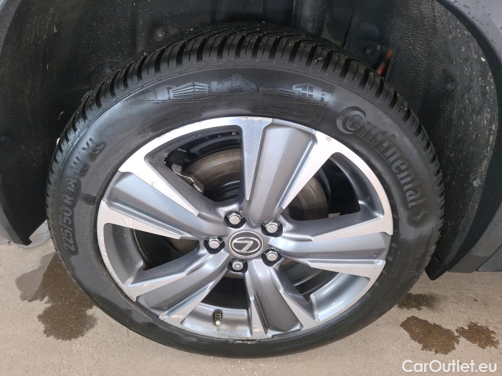  Lexus  UX LEXUS  / 2018 / 5P / SUV 300E Executive #33