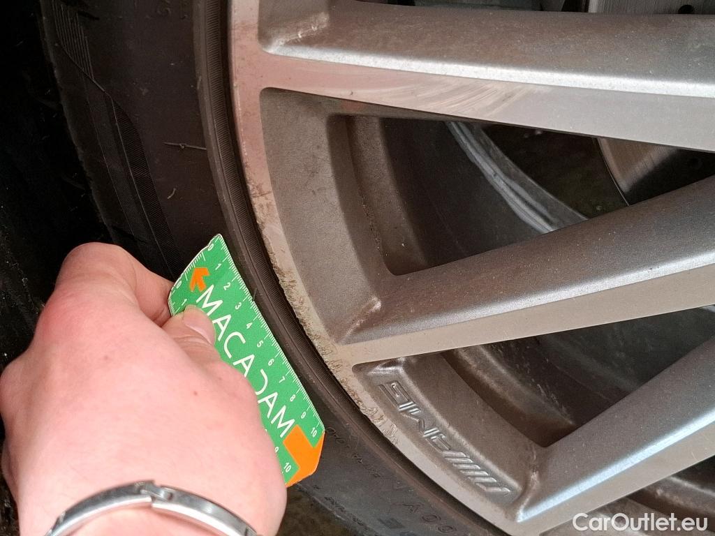  Mercedes  GLA MERCEDES-BENZ  / 2020 / 5P / SUV 1.3  250 e AMG LINE DCT #40