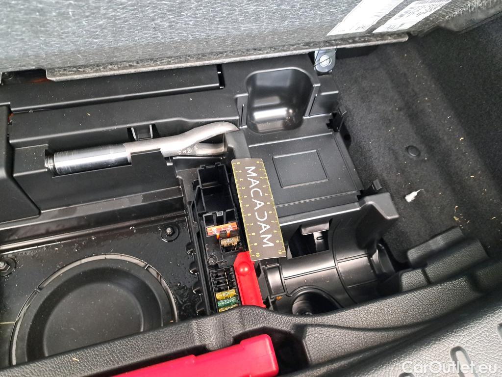  Mercedes  GLA MERCEDES-BENZ  / 2023 / 5P / SUV  250 e Hybrid EQ Progressive Line #4