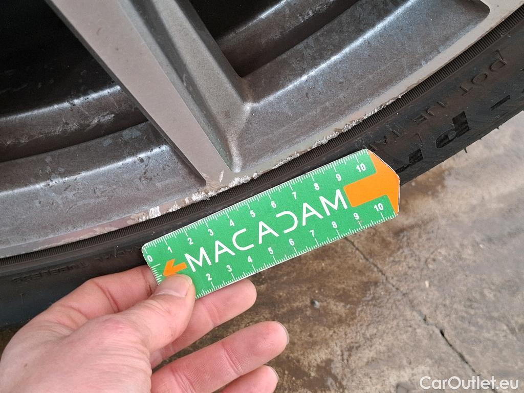  Mercedes  GLA MERCEDES-BENZ  / 2020 / 5P / SUV 1.3  250 e AMG LINE DCT #41