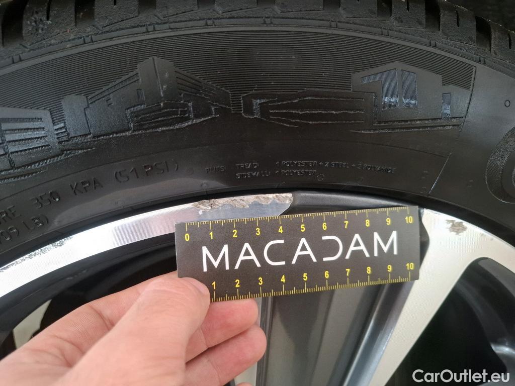  Lexus  UX LEXUS  / 2018 / 5P / SUV 300E Executive #39