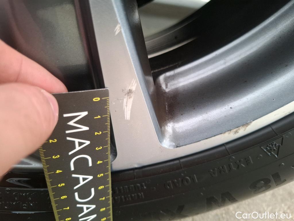  Lexus  UX LEXUS  / 2018 / 5P / SUV 300E Executive #16