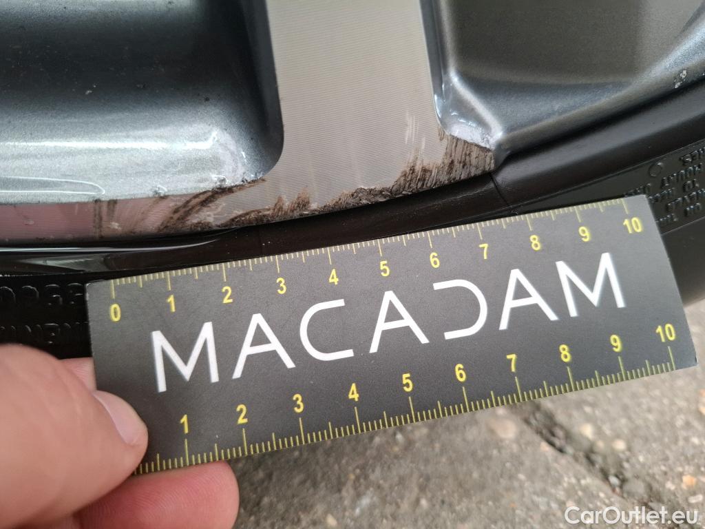  Lexus  UX LEXUS  / 2018 / 5P / SUV 300E Executive #26