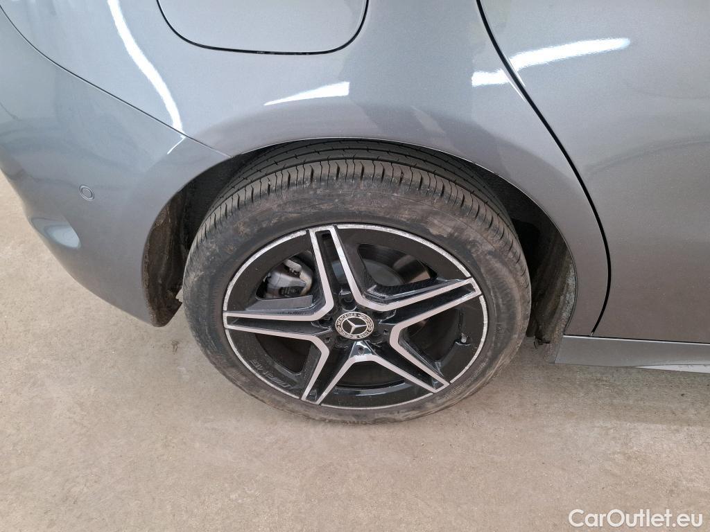  Mercedes  B-Klasse MERCEDES-BENZ Classe B / 2019 / 5P / monospace B 250e AMG Line Edition #46