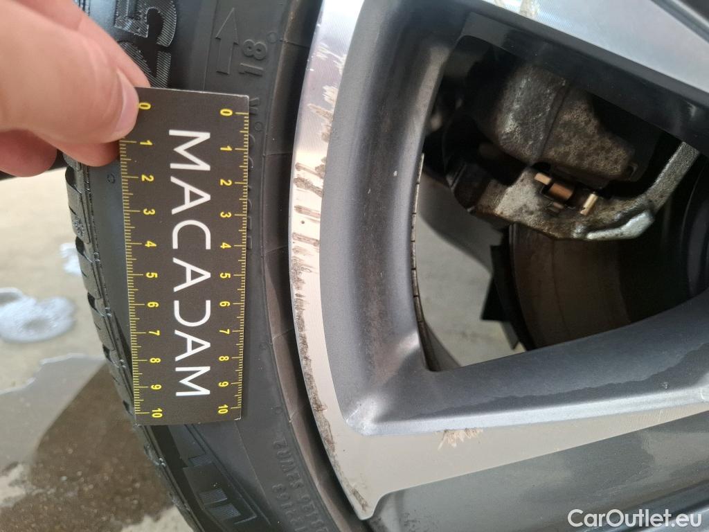  Lexus  UX LEXUS  / 2018 / 5P / SUV 300E Executive #34