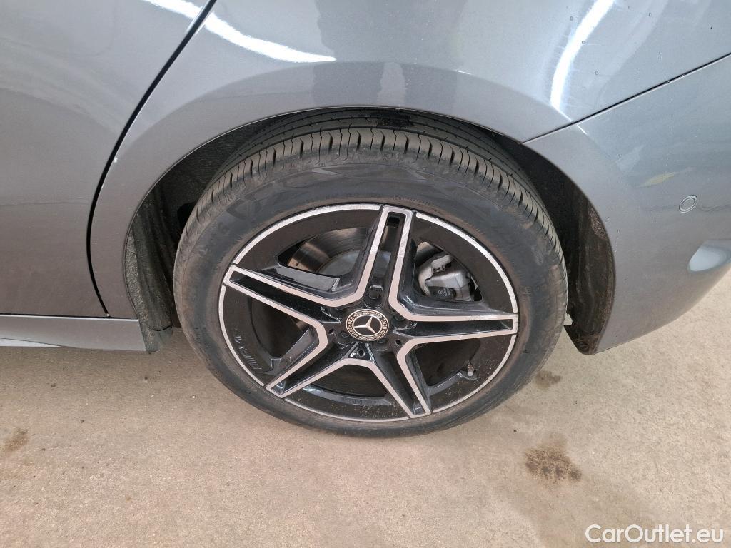  Mercedes  B-Klasse MERCEDES-BENZ Classe B / 2019 / 5P / monospace B 250e AMG Line Edition #24