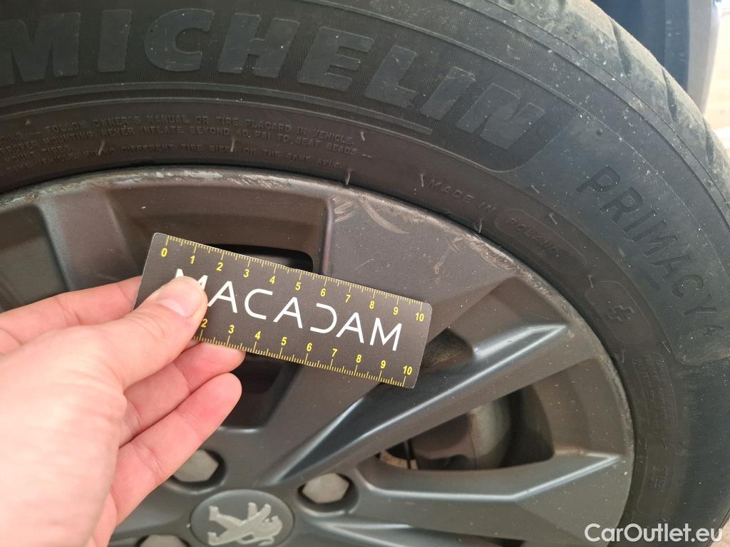  Peugeot  208  (e-) Active Business 50kWh BVA #11