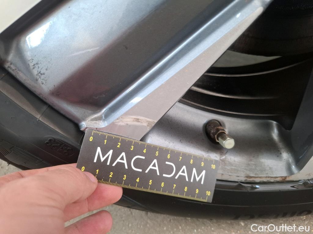  Lexus  UX LEXUS  / 2018 / 5P / SUV 300E Executive #36