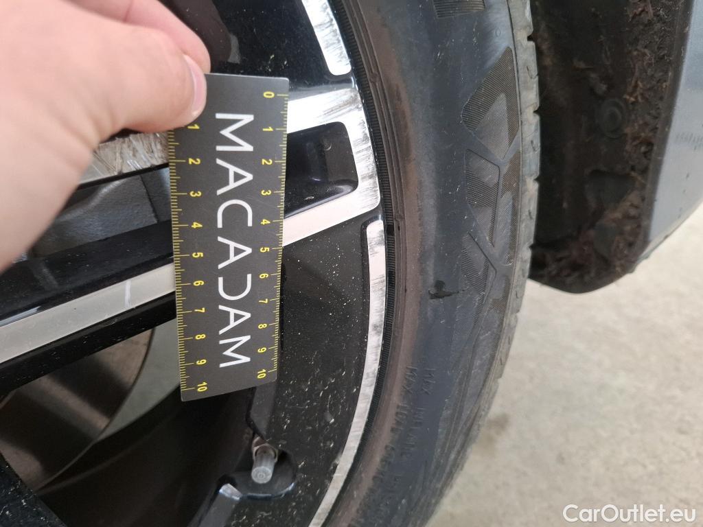  Mercedes  B-Klasse MERCEDES-BENZ Classe B / 2019 / 5P / monospace B 250e AMG Line Edition #35