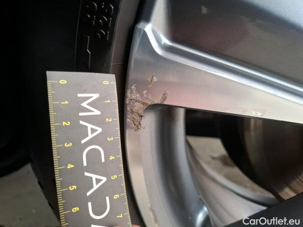  Lexus  UX LEXUS  / 2018 / 5P / SUV 300E Executive #28