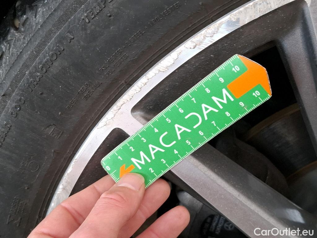  Mercedes  GLA MERCEDES-BENZ  / 2020 / 5P / SUV 1.3  250 e AMG LINE DCT #33