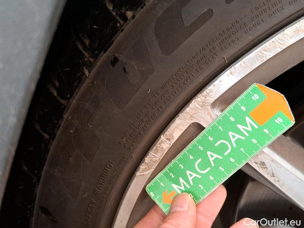  Mercedes  GLA MERCEDES-BENZ  / 2020 / 5P / SUV 1.3  250 e AMG LINE DCT #39