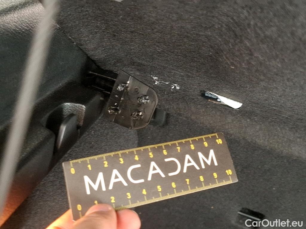  Mercedes  B-Klasse MERCEDES-BENZ Classe B / 2019 / 5P / monospace B 250e AMG Line Edition #67