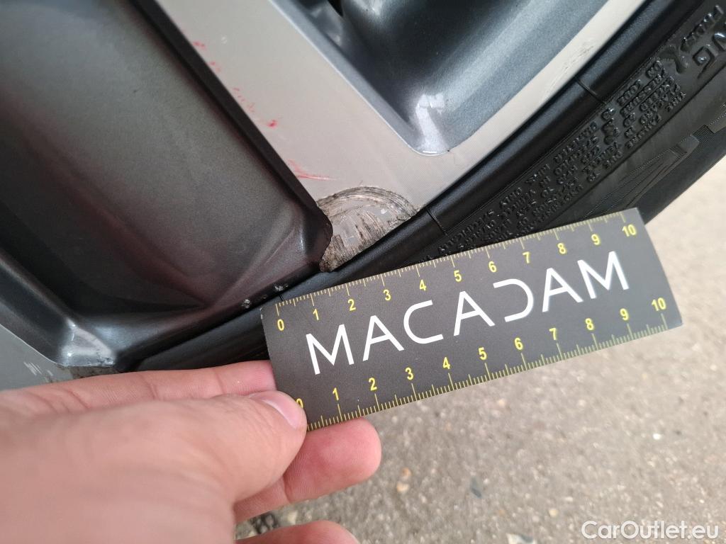  Lexus  UX LEXUS  / 2018 / 5P / SUV 300E Executive #27