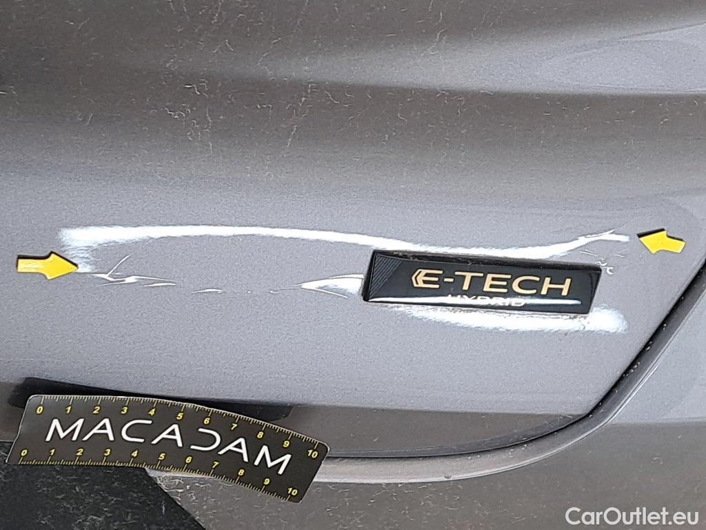  Renault  Captur  II Techno 1.6 E-TECH Hybrid 145CV BVA6 6E #14