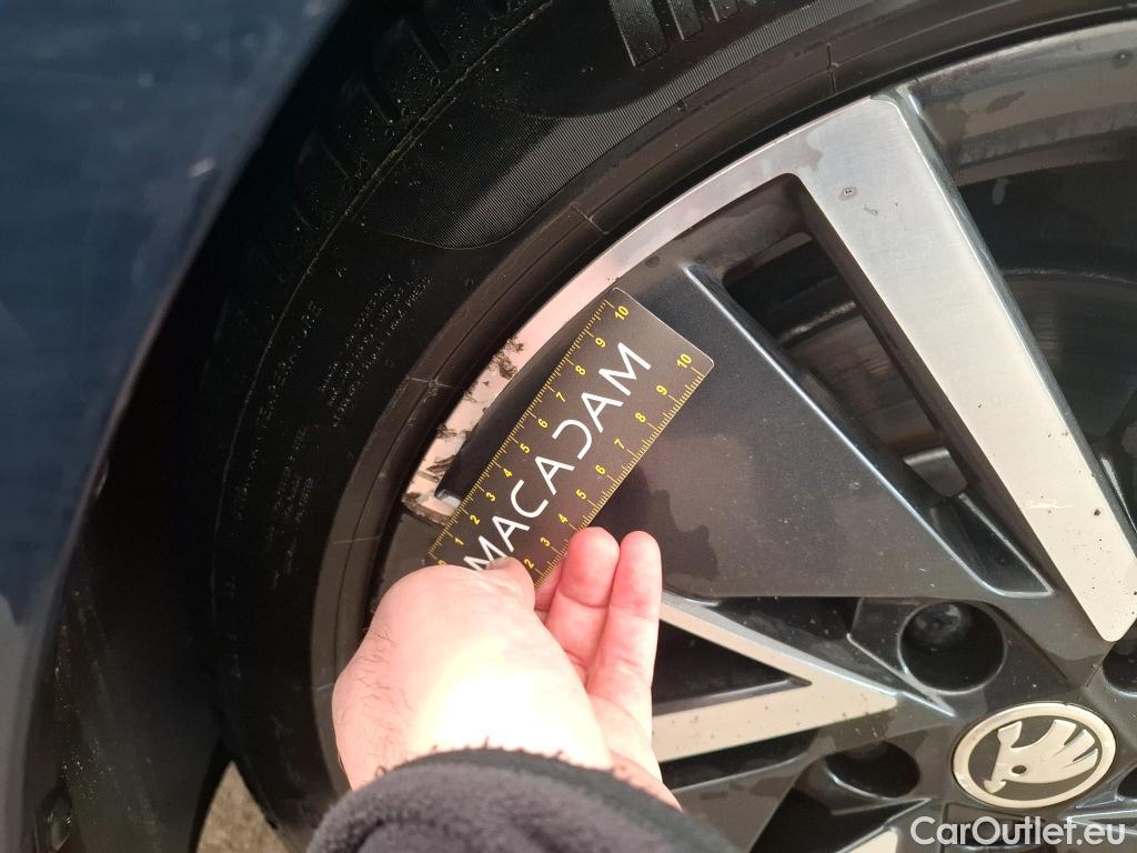  Skoda  Octavia SKODA  Combi / 2020 / 5P / Break 1.4 TSI PHEV iV 204 DSG6e Business #14