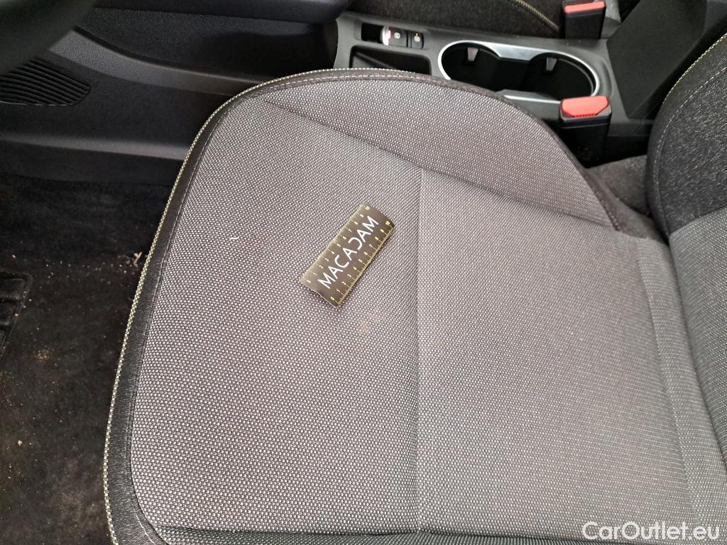  Renault  Captur  II Techno 1.6 E-TECH Hybrid 145CV BVA6 6E #35