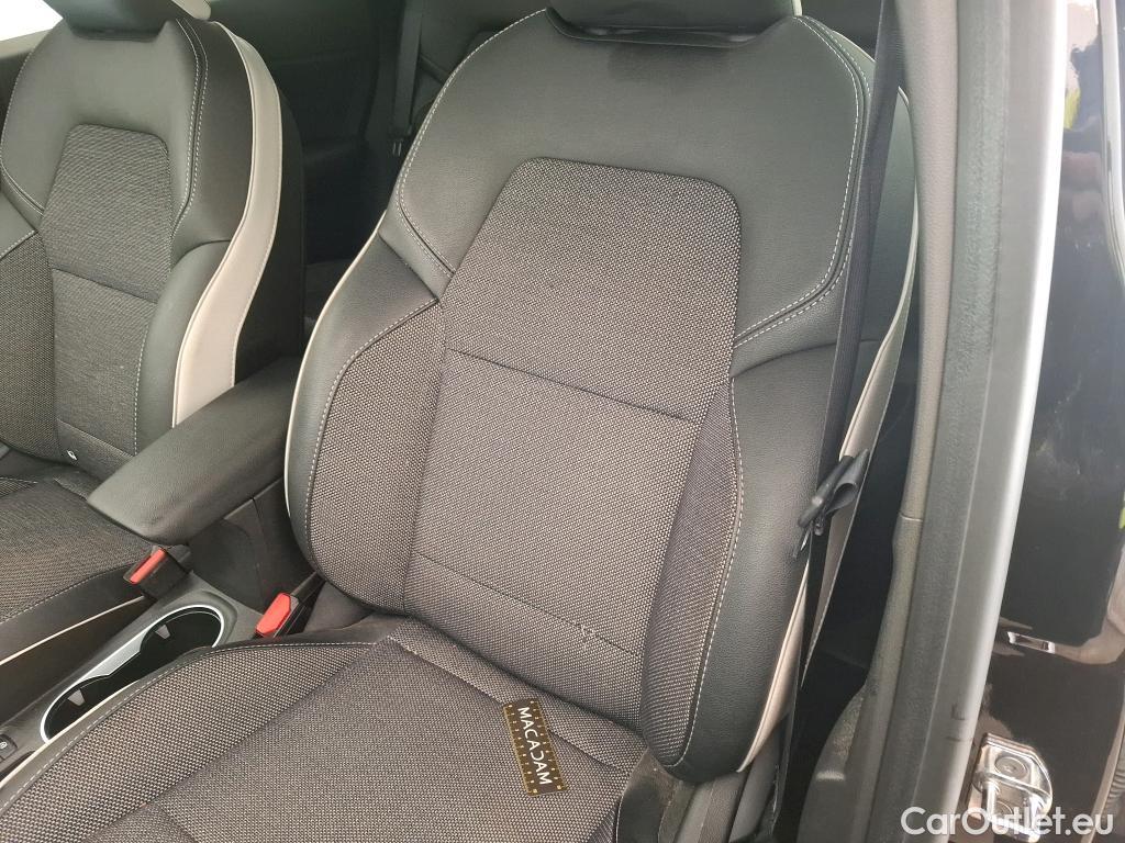  Renault  Captur RENAULT  / 2019 / 5P / SUV Intens TCe 160 EDC -21 #3