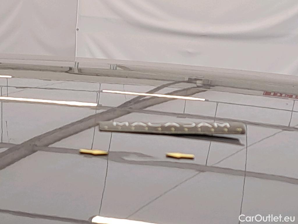  Renault  Captur  II Techno 1.6 E-TECH Hybrid 145CV BVA6 6E #32