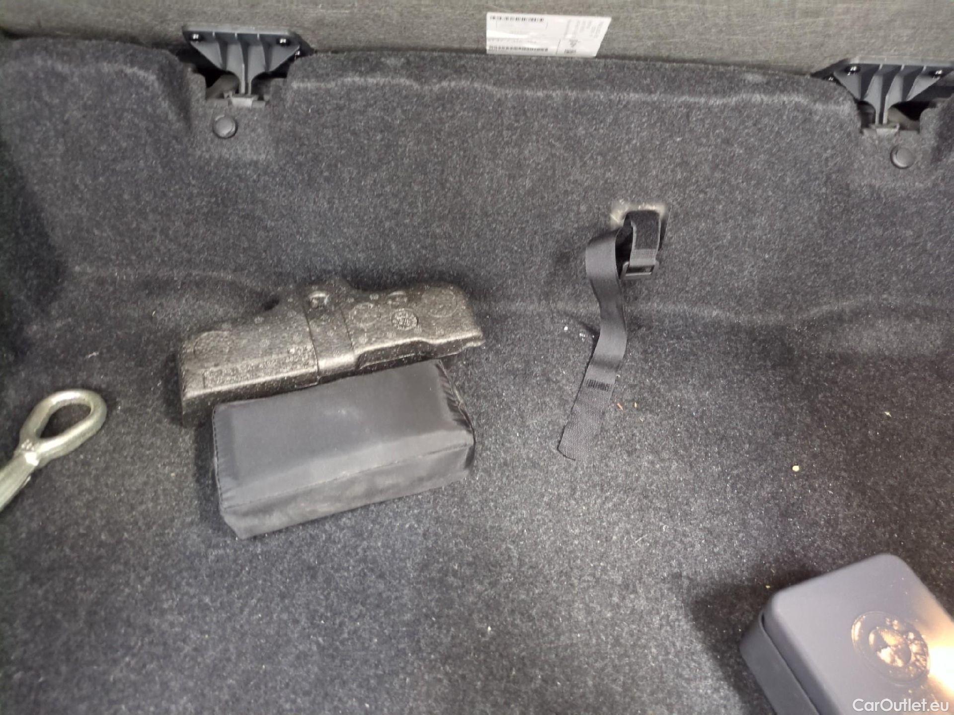  Bmw  X1 Série  sDrive 18 i xLine 1.5 135CV BVA7 E6d #15