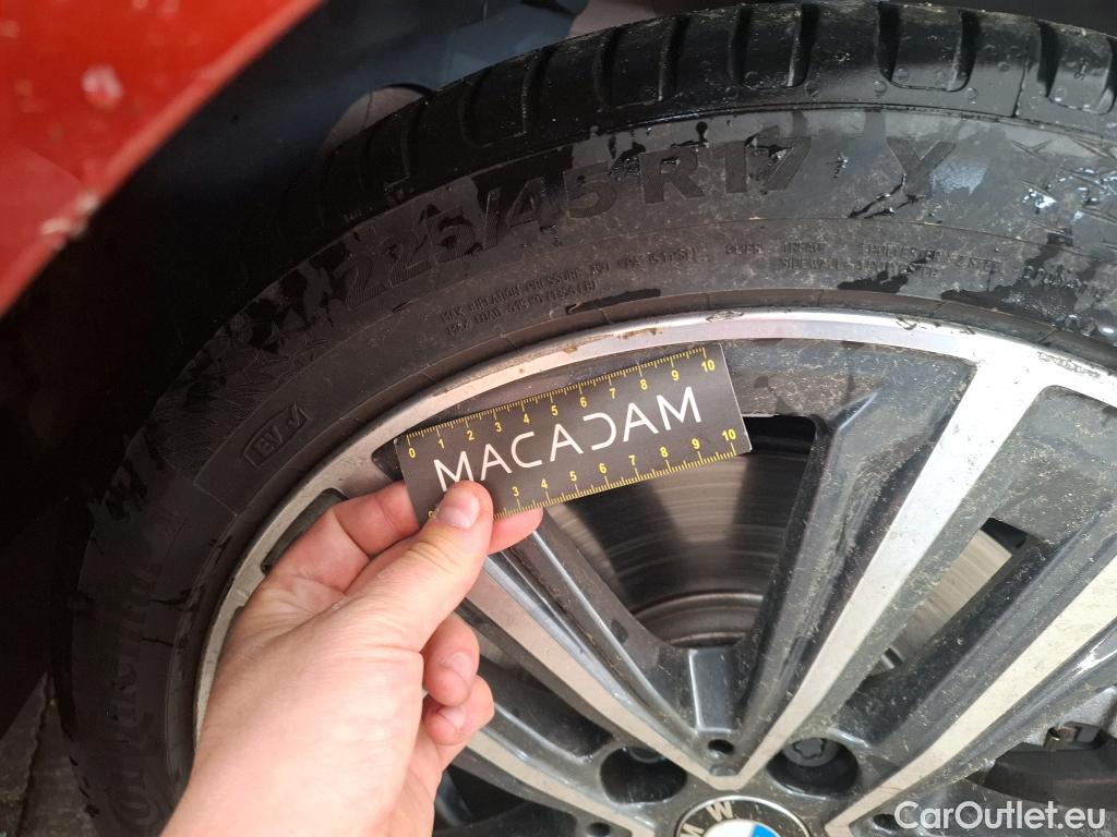  Bmw  Serie 1 BMW Série 1 / 2019 / 5P / Berline 1.5 116D DKG7 Business Design (Ex 668K) #25