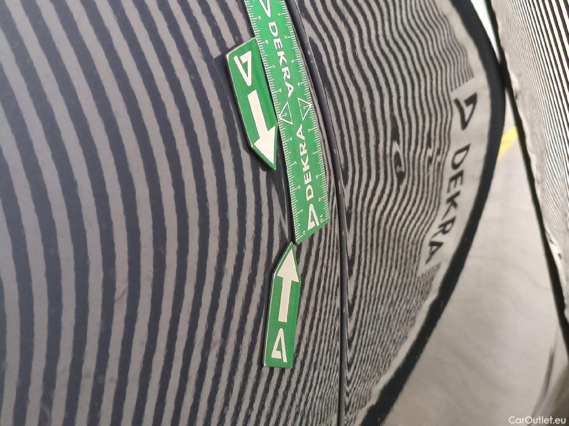  Bmw  X1 Série  sDrive 18 i xLine 1.5 135CV BVA7 E6d #27