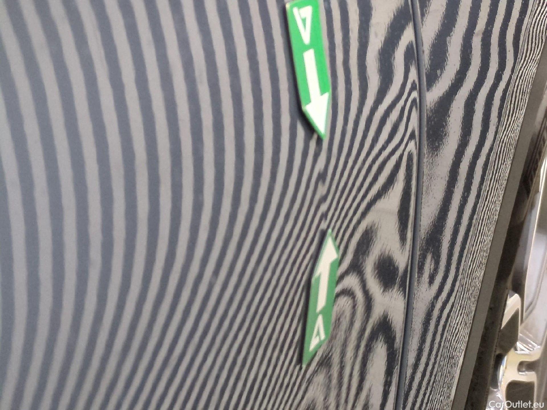  Bmw  X1 Série  sDrive 18 i xLine 1.5 135CV BVA7 E6d #32