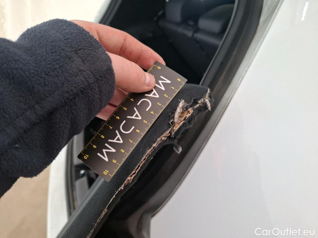  Mercedes  A-Klasse MERCEDES-BENZ Classe A Compact / 2018 / 5P / Berline A 180 d Business Line 8G-DCT #17