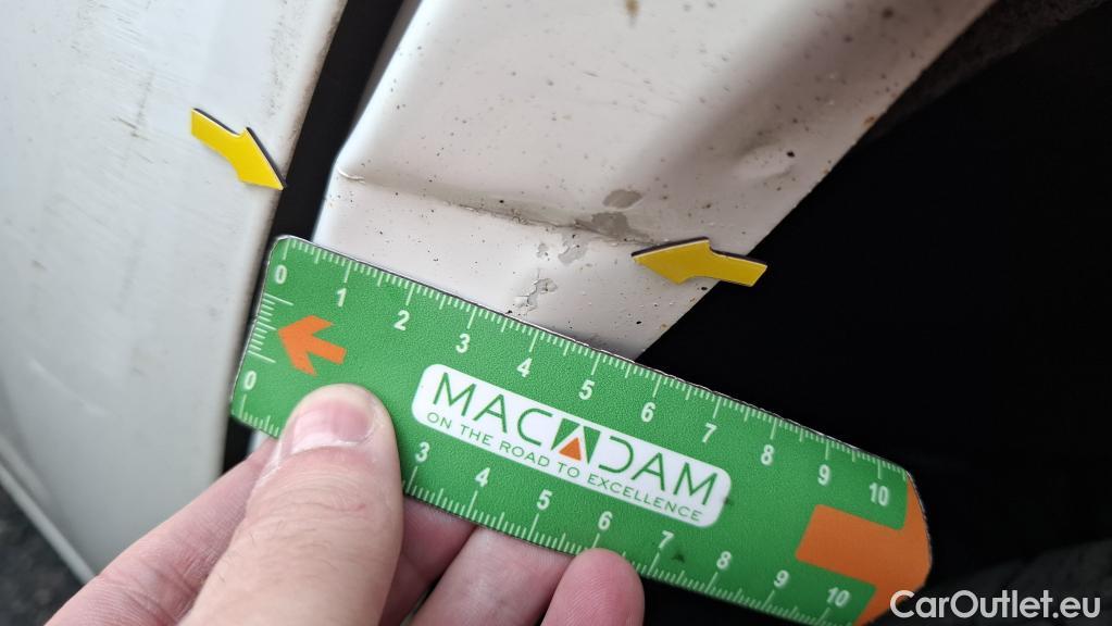  Citroen  Jumper CITROEN  4p Combi 30 L1H1 BlueHDi 110 BVM6 Attraction #9