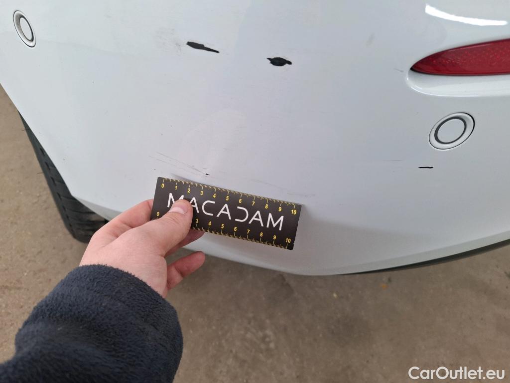  Mercedes  A-Klasse MERCEDES-BENZ Classe A Compact / 2018 / 5P / Berline A 180 d Business Line 8G-DCT #45